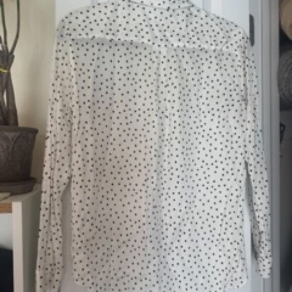 Uniqlo Women's Button-Up Shirt - Picture 2 of 5